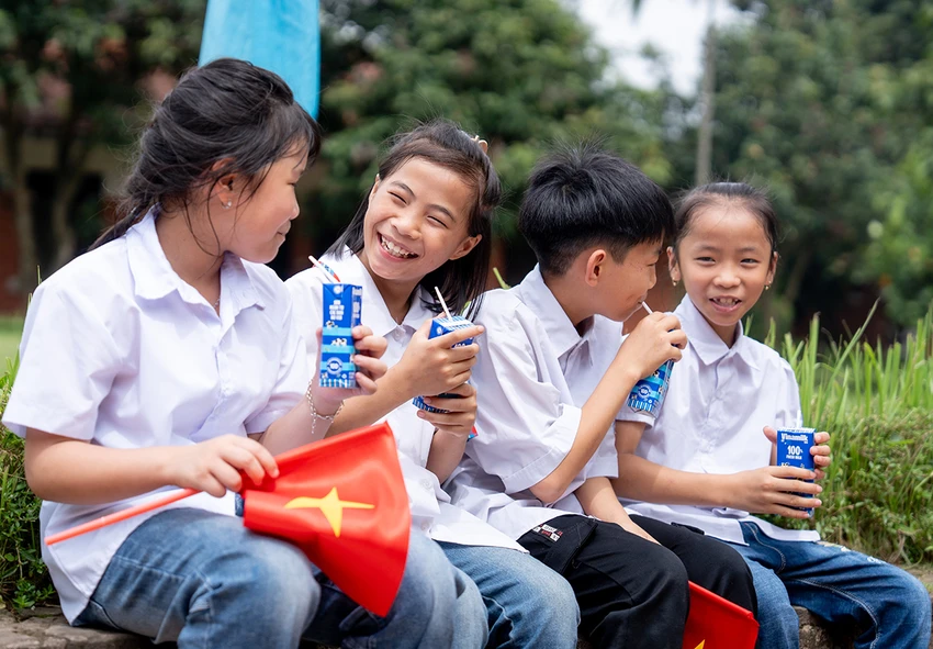 Khởi động “Tháng của trẻ em”: Vinamilk góp dinh dưỡng, thêm nụ cười cho thiếu nhi cả nước