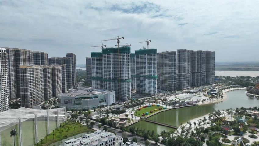 Vinhomes và SAMTY tổ chức lễ cất nóc 4 tòa tháp The Opus One, dự kiến bàn giao từ quý I/2026