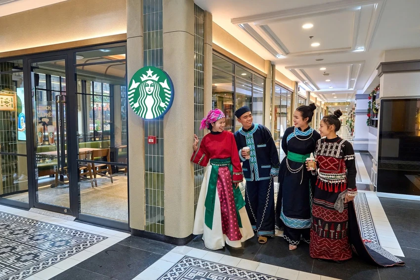 Starbucks Sun Plaza.jpg