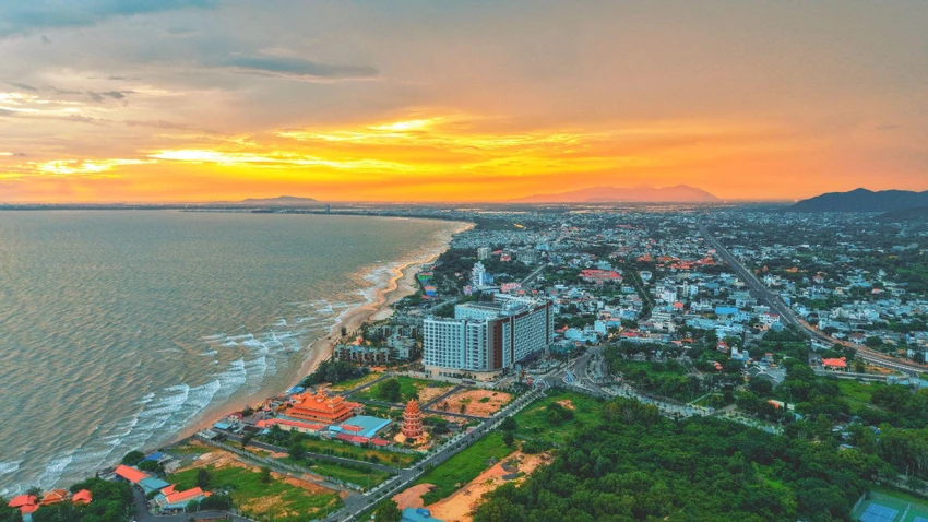 Resort biển sắp vận hành hấp dẫn dòng tiền đầu tư