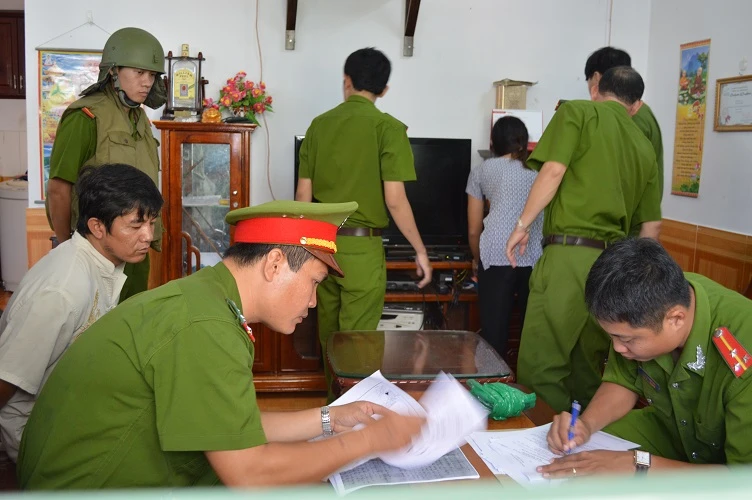 Bắt giang hồ bảo kê xây nhà trái phép trên đất Nhà nước ảnh 2 Bắt giang hồ bảo kê xây nhà trái phép trên đất Nhà nước ảnh 2