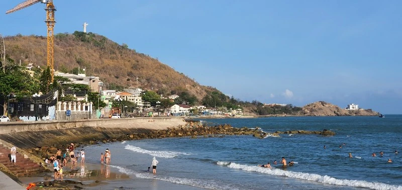 Bà Rịa-Vũng Tàu: Người dân được đi bộ, không được tắm biển ảnh 1 Bà Rịa-Vũng Tàu: Người dân được đi bộ, không được tắm biển ảnh 1