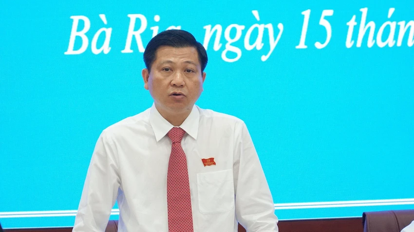 Ông Trần Văn Tuấn, Phó chủ tịch UBND tỉnh Bà Rịa- Vũng Tàu thông tin các giải pháp tháo gỡ khó khăn cho ngành Y tế. Ảnh:ĐK Ông Trần Văn Tuấn, Phó chủ tịch UBND tỉnh Bà Rịa- Vũng Tàu thông tin các giải pháp tháo gỡ khó khăn cho ngành Y tế. Ảnh:ĐK