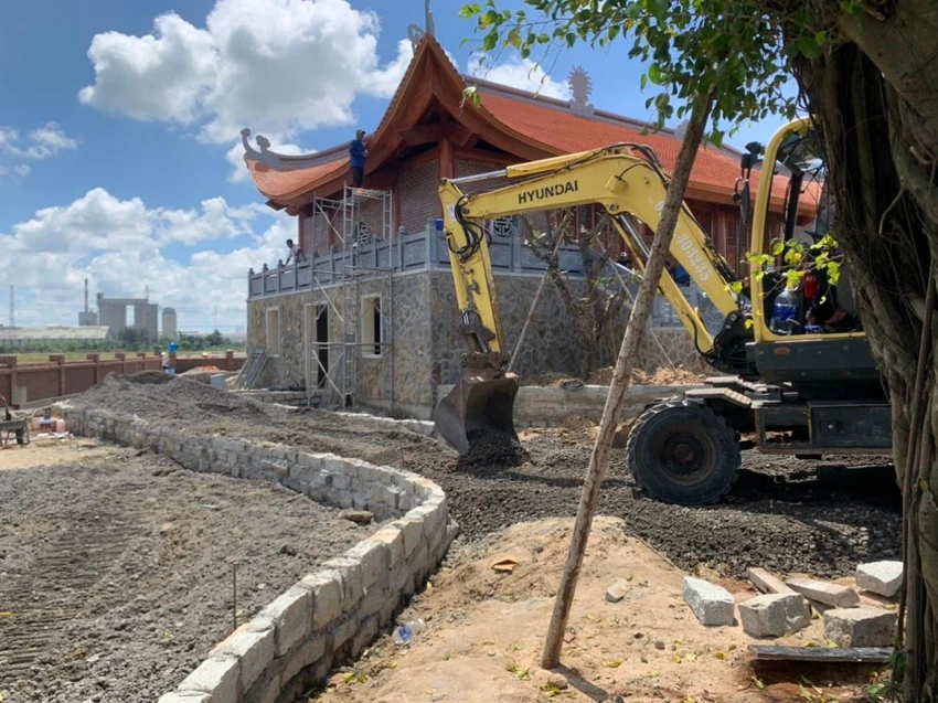 Trưa 30-8, công trình vẫn thi công ngay sau khi bị đoàn kiểm tra phát hiện, yêu cầu tạm dừng-Ảnh:AC