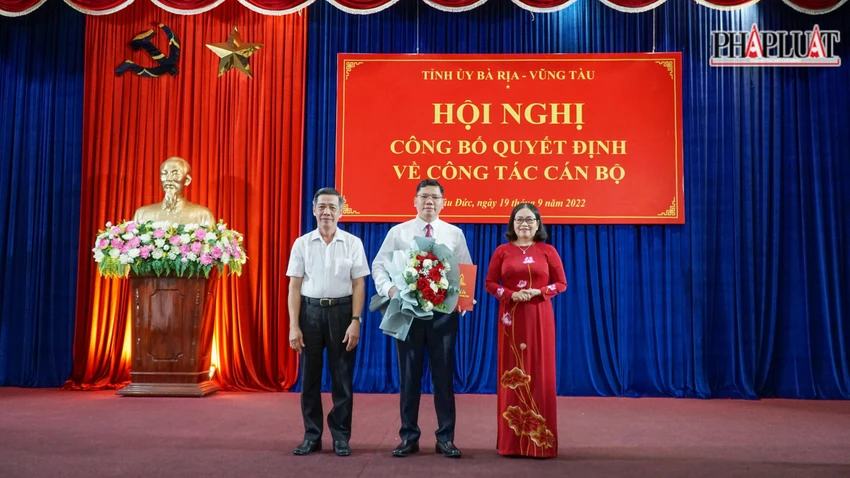 Ông Hoàng Nguyên Dinh, Bí thư huyện Châu Đức. Ảnh: ĐT Ông Hoàng Nguyên Dinh, Bí thư huyện Châu Đức. Ảnh: ĐT