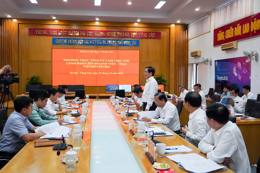 Buổi làm việc giữa tỉnh Bà Rịa-Vũng Tàu và Liên doanh Việt-Nga Vietsovpetro chiều 27-10.Ảnh:VQ Buổi làm việc giữa tỉnh Bà Rịa-Vũng Tàu và Liên doanh Việt-Nga Vietsovpetro chiều 27-10.Ảnh:VQ