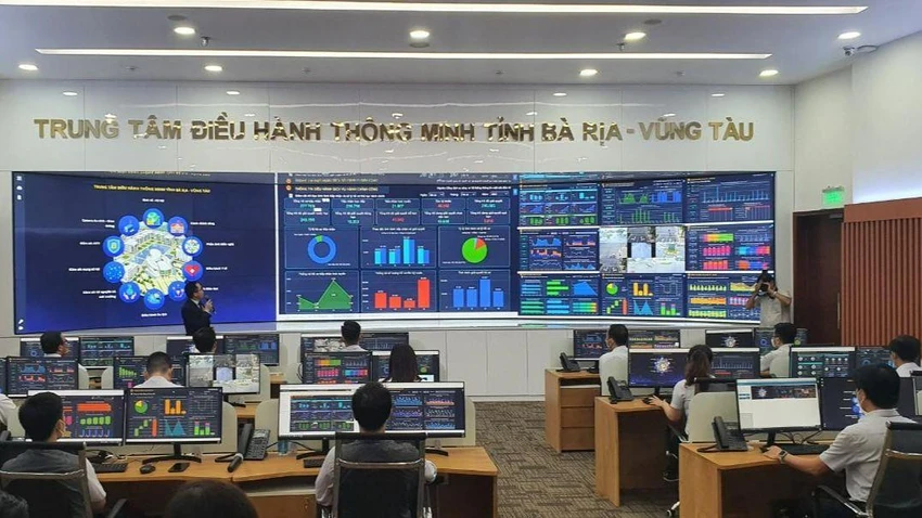 Trung tâm điều hành thông minh theo dõi, cập nhật tiến độ giải quyết hồ sơ, thủ tục hành chính ở các sở ngành, địa phương. Ảnh:TK Trung tâm điều hành thông minh theo dõi, cập nhật tiến độ giải quyết hồ sơ, thủ tục hành chính ở các sở ngành, địa phương. Ảnh:TK