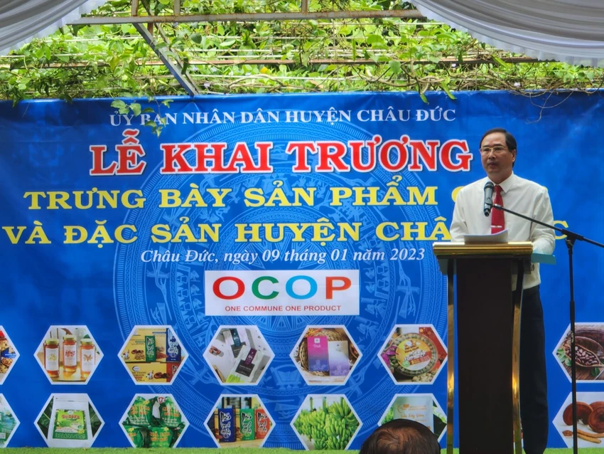 Ông Nguyễn Tấn Bản, chủ tịch UBND huyện Châu Đức phát biểu gợi mở cho các xã để có thêm nhiều sản phẩm OCOP Ông Nguyễn Tấn Bản, chủ tịch UBND huyện Châu Đức phát biểu gợi mở cho các xã để có thêm nhiều sản phẩm OCOP