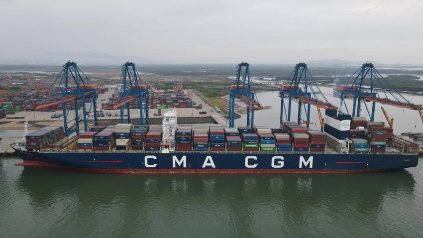 Tàu container có chiều dài 366 m cập bến cảng Quốc tế Gemalink (cụm cảng Cái Mép-Thị Vải). Ảnh:KN Tàu container có chiều dài 366 m cập bến cảng Quốc tế Gemalink (cụm cảng Cái Mép-Thị Vải). Ảnh:KN
