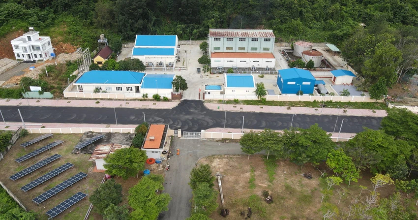 Bồn chứa dầu của nhà máy điện An Hội chỉ chứa được khoảng 200m3. Ảnh:KN Bồn chứa dầu của nhà máy điện An Hội chỉ chứa được khoảng 200m3. Ảnh:KN