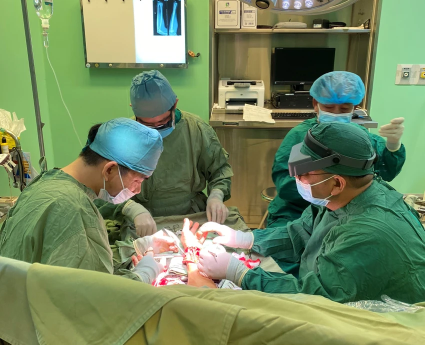 Ca mổ nối tay thành công do các bác sĩ Bệnh viện Bà Rịa tiến hành. Ảnh: BV Ca mổ nối tay thành công do các bác sĩ Bệnh viện Bà Rịa tiến hành. Ảnh: BV