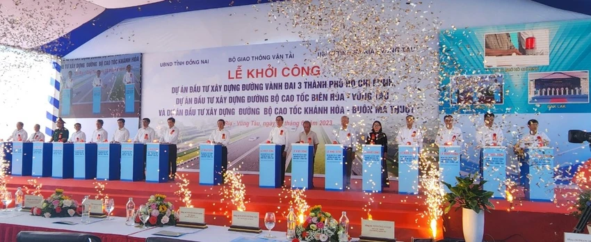 Bấm nút khởi công dự án cao tốc Biên Hòa-Vũng Tàu. Ảnh: TK Bấm nút khởi công dự án cao tốc Biên Hòa-Vũng Tàu. Ảnh: TK