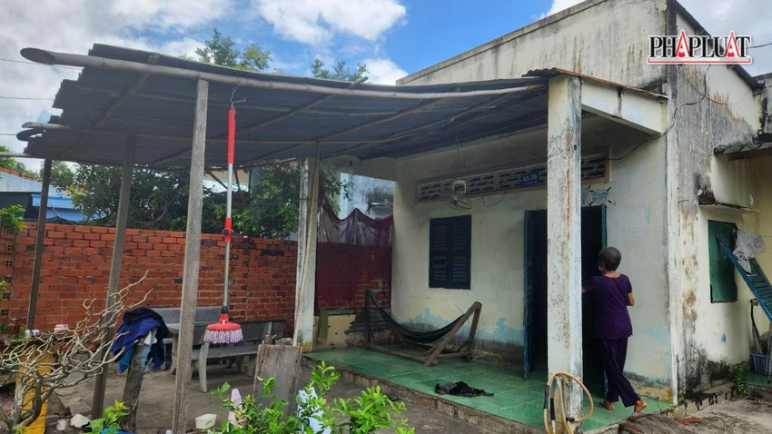Căn nhà ở thị trấn Long Điền, huyện Long Điền-nơi xảy ra sự việc cháu bé 3 tháng tuổi bị bạo hành dẫn tới tử vong ngày 15-8 vừa qua. Ảnh: TK