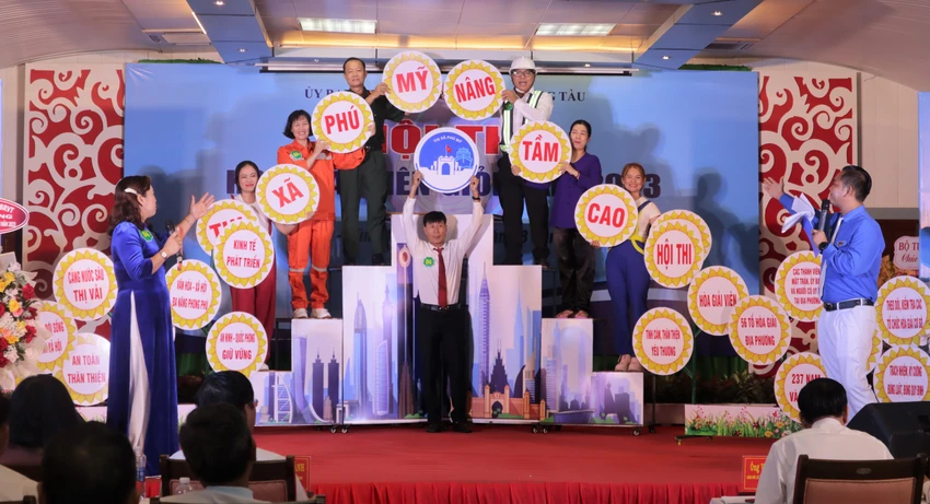 Phần thi giới thiệu của đội thị xã Phú Mỹ. Ảnh: TK Phần thi giới thiệu của đội thị xã Phú Mỹ. Ảnh: TK