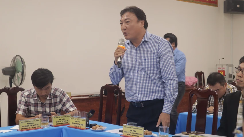Ông Lê Viết Liên, Tổng giám đốc công ty Cổ phần Phát triển Nhà Bà Rịa-Vũng Tàu nêu những vướng mắc về đất đai tại các dự án của DN. Ảnh: TK Ông Lê Viết Liên, Tổng giám đốc công ty Cổ phần Phát triển Nhà Bà Rịa-Vũng Tàu nêu những vướng mắc về đất đai tại các dự án của DN. Ảnh: TK