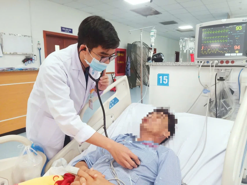 Cứu sống bệnh nhân gặp nguy hiểm, ngưng tim 2 lần khi tự mua thuốc trị tiểu đường gia truyền để uống