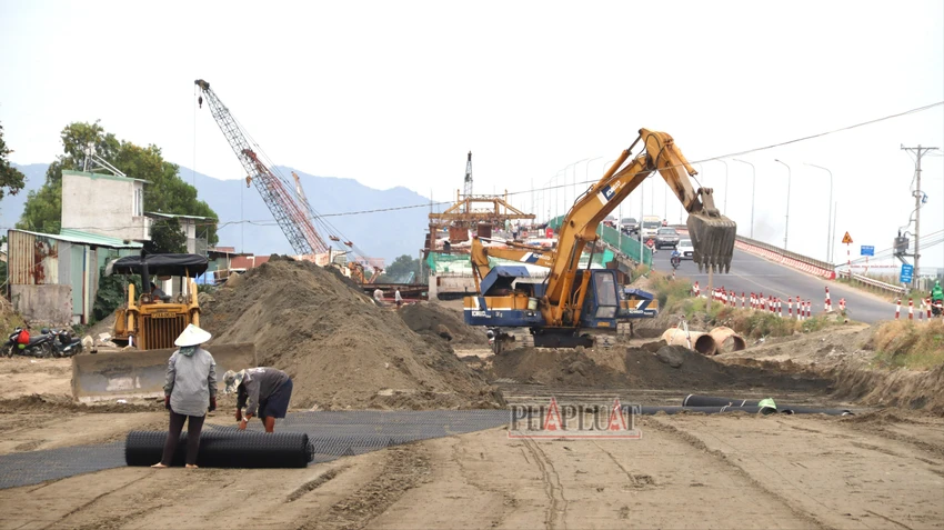 Duong-ven-bien-DT994.JPG