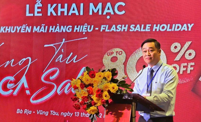 Khuyen-mai-hang-hieu.jpg