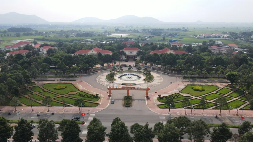 Bà Rịa – Vũng Tàu: Thành lập Đảng bộ huyện Long Đất, chỉ định Bí thư, Chủ tịch huyện
