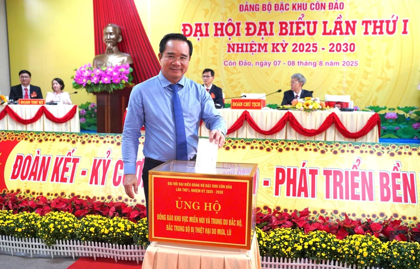 Chu-tich-UBND-TPHCM-h3.jpg