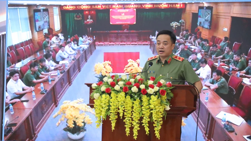 Trung-tuong-Mai-Hoang-h2.JPG