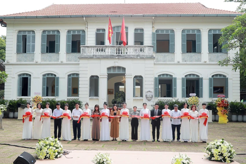 trien-lam-h4.jpg