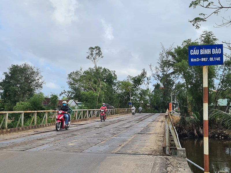 Cầu xây xong phơi mình chờ đường dẫn ảnh 2 Cầu xây xong phơi mình chờ đường dẫn ảnh 2