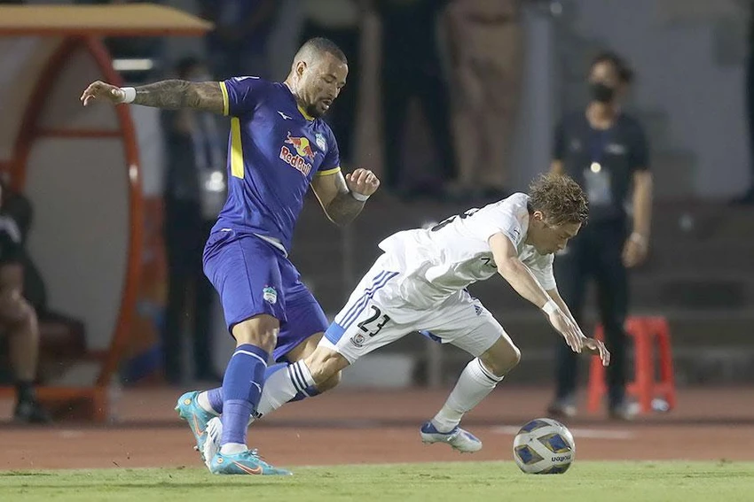 HA Gia Lai thi đấu hai lượt trận bảng H AFC Champions League với trận đầu thua Yokohama Marinos trong tiếc nuối và trận sau hòa Sydney FC cũng đầy tiếc nuối. HA Gia Lai thi đấu hai lượt trận bảng H AFC Champions League với trận đầu thua Yokohama Marinos trong tiếc nuối và trận sau hòa Sydney FC cũng đầy tiếc nuối.