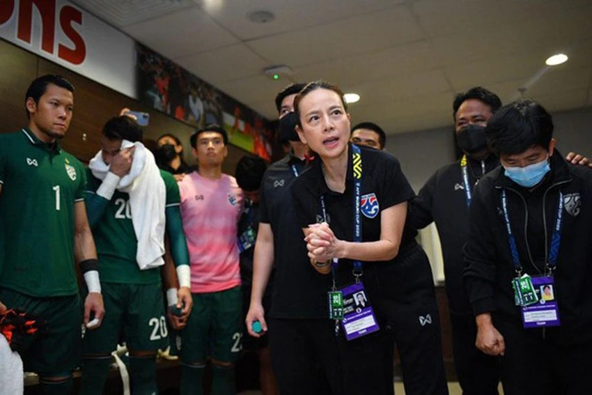 Madam Pang đã tổ chức cuộc họp với Thai League Co. Ltd và đại diện các CLB cùng LĐBĐ Thái Lan. Madam Pang đã tổ chức cuộc họp với Thai League Co. Ltd và đại diện các CLB cùng LĐBĐ Thái Lan.