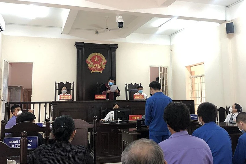 Phiên tòa sơ thẩm xét xử bị cáo Nguyễn Trọng Hiệp tại TAND thị xã Phú Mỹ (Bà Rịa-Vũng Tàu) hôm 27-4 về tội vi phạm quy định về tham gia giao thông đường bộ. Ảnh: Báo BRVT Phiên tòa sơ thẩm xét xử bị cáo Nguyễn Trọng Hiệp tại TAND thị xã Phú Mỹ (Bà Rịa-Vũng Tàu) hôm 27-4 về tội vi phạm quy định về tham gia giao thông đường bộ. Ảnh: Báo BRVT