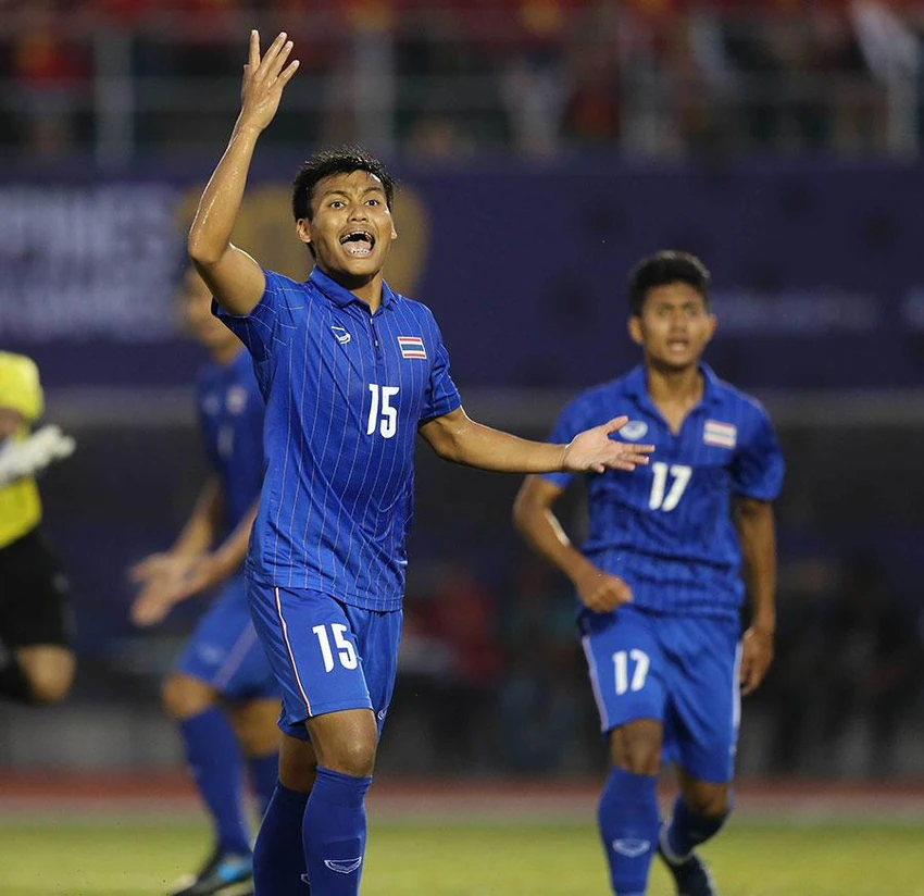 U-23 Thái Lan có ba gương mặt xuất sắc trên 23 tuổi. U-23 Thái Lan có ba gương mặt xuất sắc trên 23 tuổi.