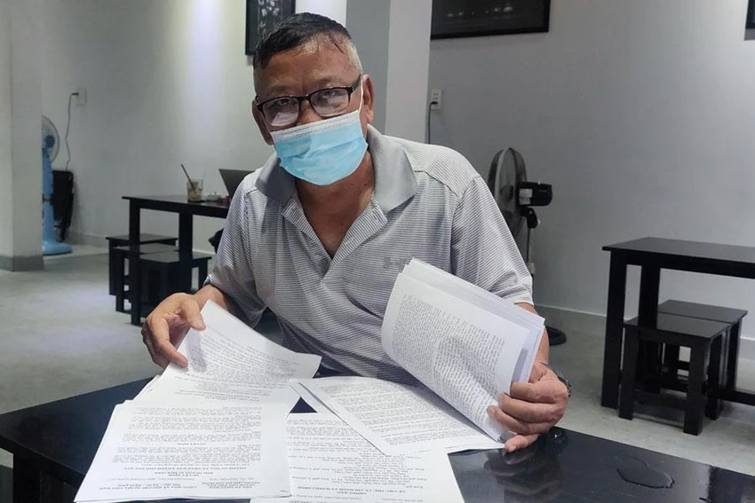 Ông Nguyễn Văn Hiếu cho biết quá mệt mỏi vì chờ thi hành án. Ảnh: NGUYỄN HIỀN