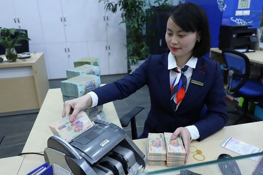Hiện nay, cơ cấu tín dụng vẫn tập trung cho vay đối với các doanh nghiệp sản xuất, kinh doanh và các lĩnh vực ưu tiên. Ảnh: TL Hiện nay, cơ cấu tín dụng vẫn tập trung cho vay đối với các doanh nghiệp sản xuất, kinh doanh và các lĩnh vực ưu tiên. Ảnh: TL