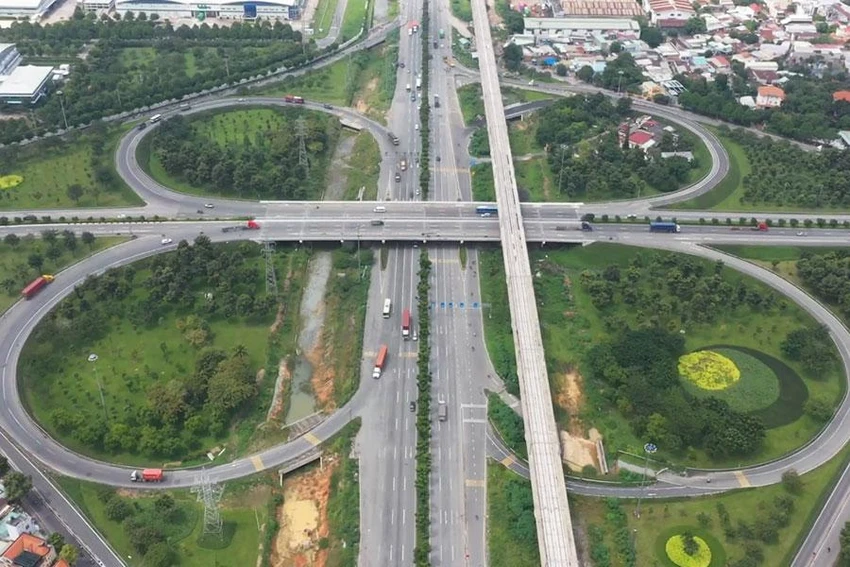 Đồ án điều chỉnh Quy hoạch chung TP.HCM đến năm 2040, tầm nhìn đến năm 2060 hướng tới không gian phát triển, không gian ngầm, tầng cao và về đất nông nghiệp. Ảnh: KIÊN CƯỜNG Đồ án điều chỉnh Quy hoạch chung TP.HCM đến năm 2040, tầm nhìn đến năm 2060 hướng tới không gian phát triển, không gian ngầm, tầng cao và về đất nông nghiệp. Ảnh: KIÊN CƯỜNG