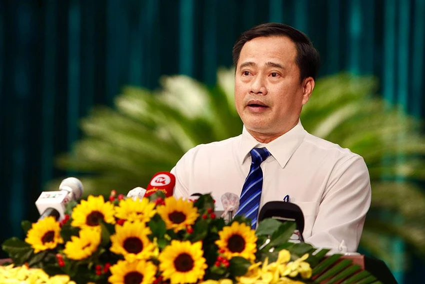 Chánh án TAND TP.HCM Lê Thanh Phong báo cáo tại kỳ họp. Ảnh: NGUYỆT NHI Chánh án TAND TP.HCM Lê Thanh Phong báo cáo tại kỳ họp. Ảnh: NGUYỆT NHI