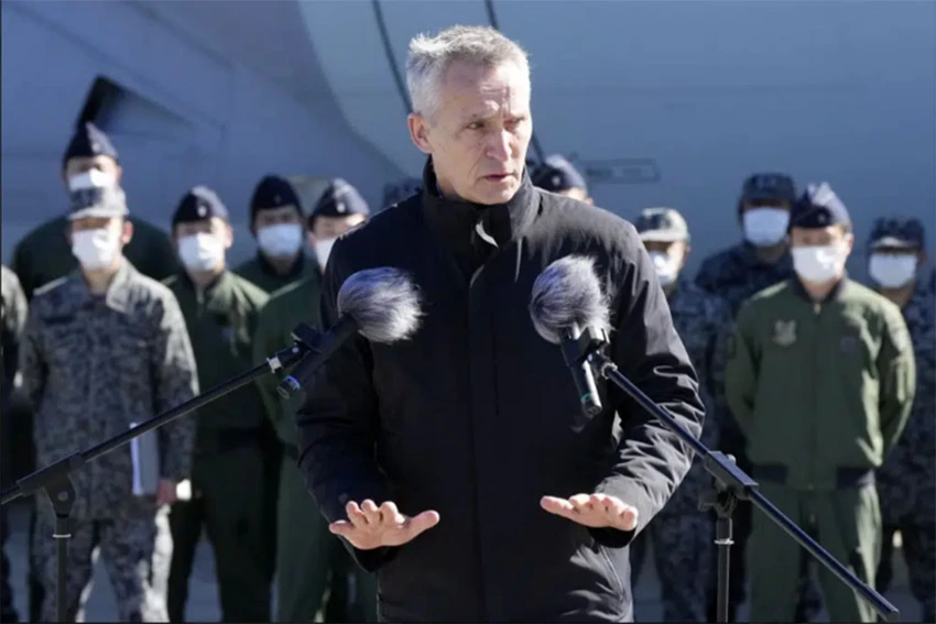 Tổng thư ký NATO Jens Stoltenberg phát biểu trước Lực lượng Phòng vệ Nhật tại căn cứ không quân Iruma ở Sayama, phía tây bắc Tokyo vào ngày 31-1. Ảnh: AP Tổng thư ký NATO Jens Stoltenberg phát biểu trước Lực lượng Phòng vệ Nhật tại căn cứ không quân Iruma ở Sayama, phía tây bắc Tokyo vào ngày 31-1. Ảnh: AP