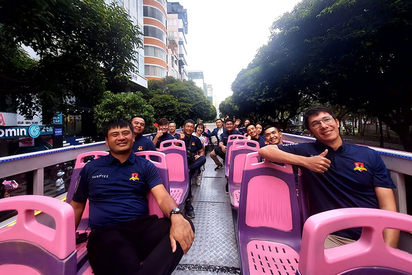 TP.HCM đón đoàn khách quốc tế đầu tiên gồm 20 golfer là doanh nhân đến từ Singapore. Ảnh: THU TRINH