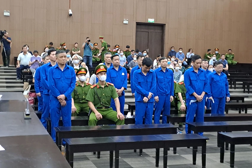 Các bị cáo tại phiên tòa. Ảnh: BT Các bị cáo tại phiên tòa. Ảnh: BT