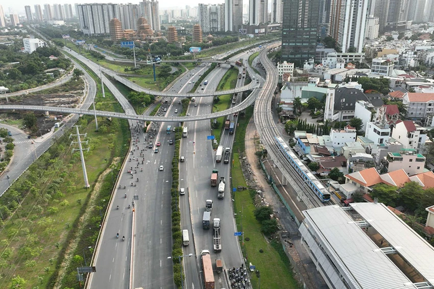 Dự kiến tuyến metro số 1 sẽ vận hành thương mại vào năm 2024. Ảnh: ĐÀO TRANG