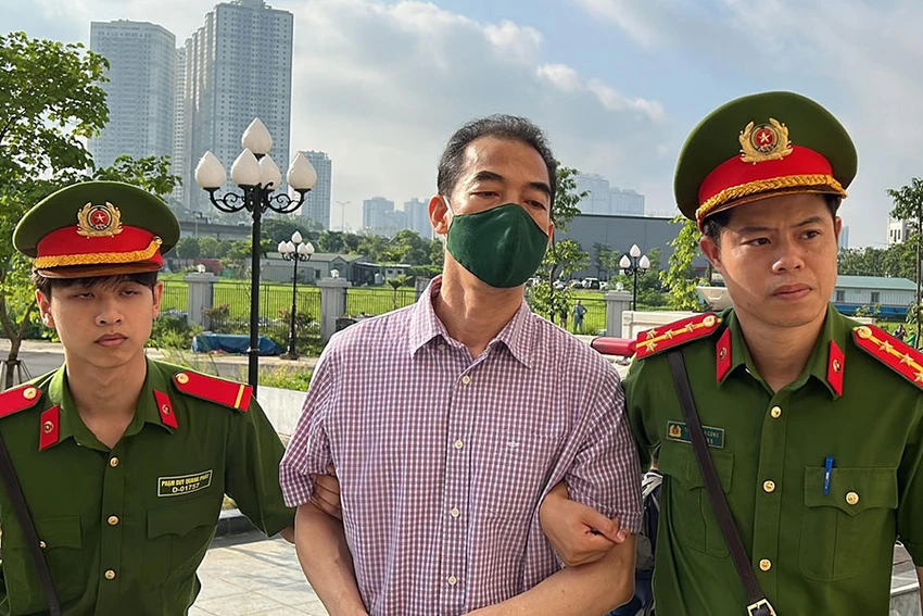 Cựu thứ trưởng Bộ Ngoại giao Tô Anh Dũng khai nhiều lần nhận tiền nhưng không nhớ hết. Ảnh: CTV