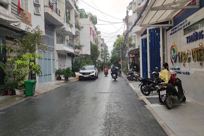 Những căn nhà trong một hẻm ở đường Quang Trung, quận Gò Vấp trước đây có số nhà lộn xộn, nay đã được UBND quận Gò Vấp cấp lại số nhà mới. Ảnh: NGUYỄN HIỀN Những căn nhà trong một hẻm ở đường Quang Trung, quận Gò Vấp trước đây có số nhà lộn xộn, nay đã được UBND quận Gò Vấp cấp lại số nhà mới. Ảnh: NGUYỄN HIỀN