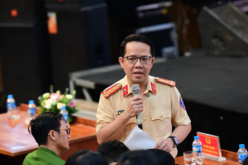 P9-Bai_vietlong_doigiaypheplaixe_1h1-thylan.jpg