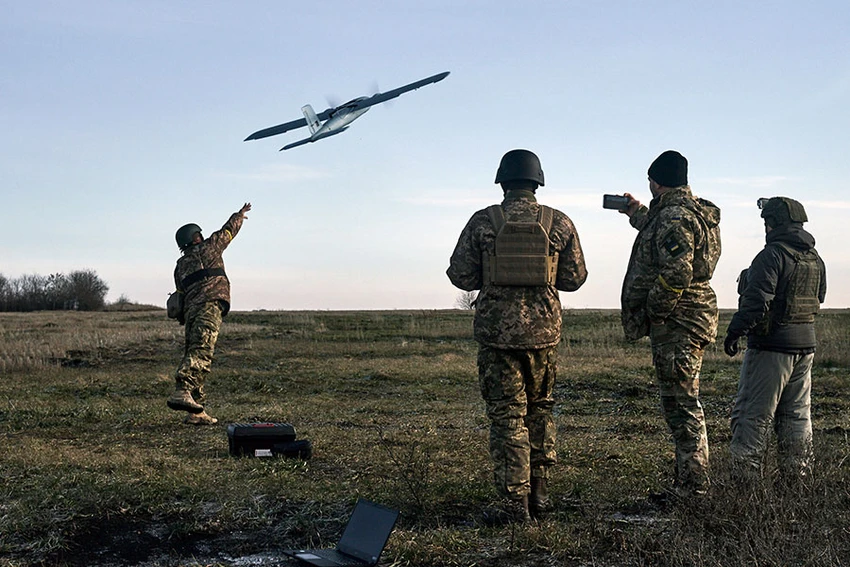 binh-si-ukraine-phong-uav-ve-cac-vi-tri-cua-nga-o-vung-donetsk-ukraine-hoi-thang-7.jpg