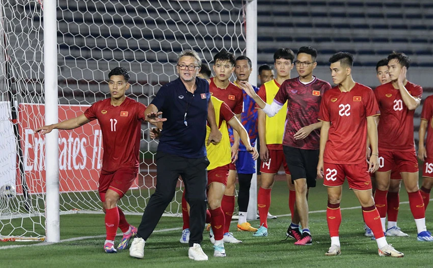 15_BAICHINH_Troussier_AsianCup_11_DEC_2023_820.jpg