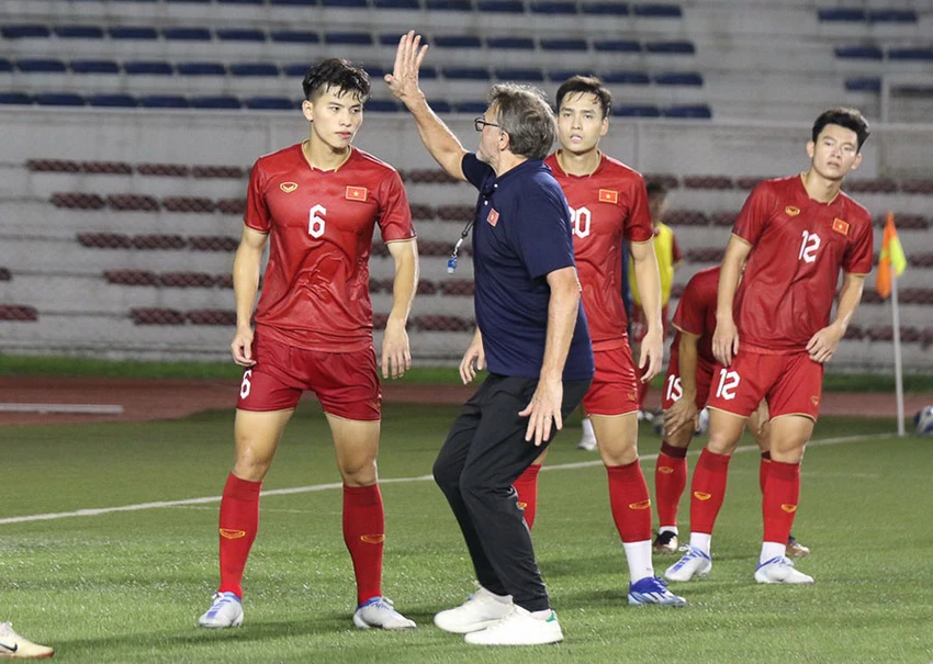 15-baichinh-dtvn-asiancup-cahnthuong-27-dec-2023-750-738.jpg