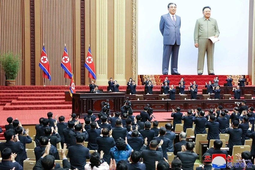 Trien-vong-hoa-binh-tren-ban-dao-Trieu-Tien.jpg