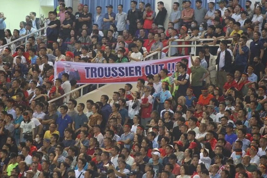 PL_Thoiluan_Troussier_chiatay_VFF_730_1h.jpg
