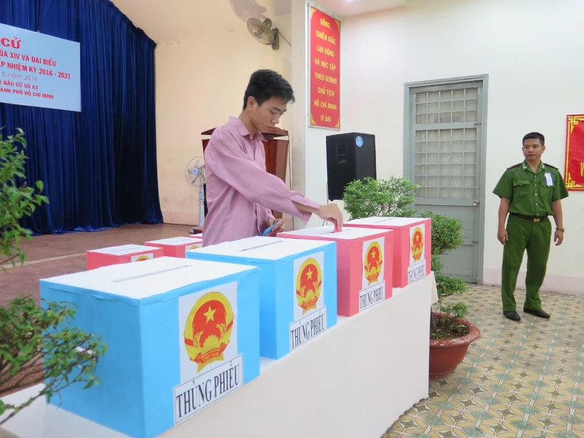 Lần đầu tiên 2.000 can phạm trại Chí Hòa xúc động đi bầu cử ảnh 7