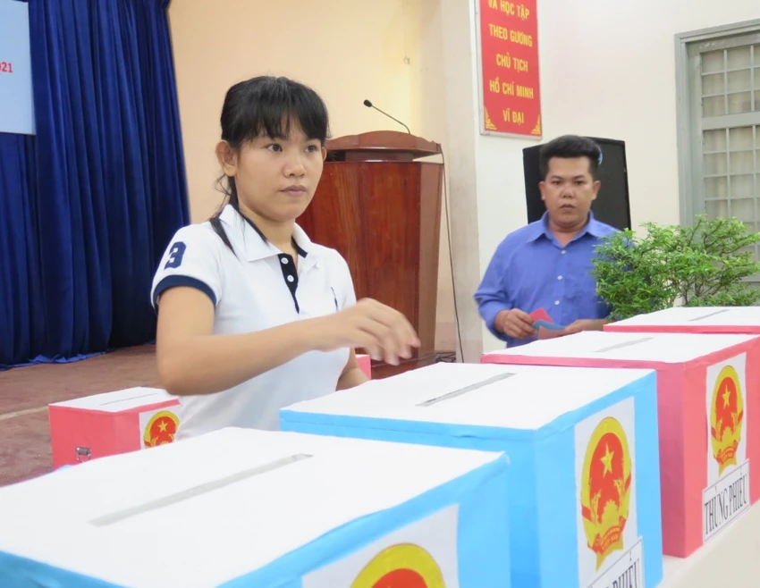 Lần đầu tiên 2.000 can phạm trại Chí Hòa xúc động đi bầu cử ảnh 8