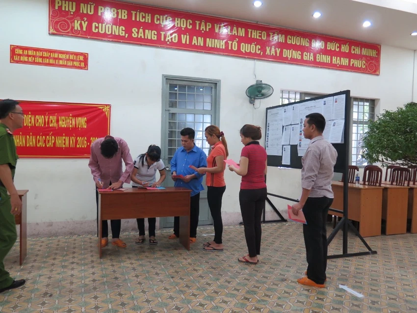 Lần đầu tiên 2.000 can phạm trại Chí Hòa xúc động đi bầu cử ảnh 6